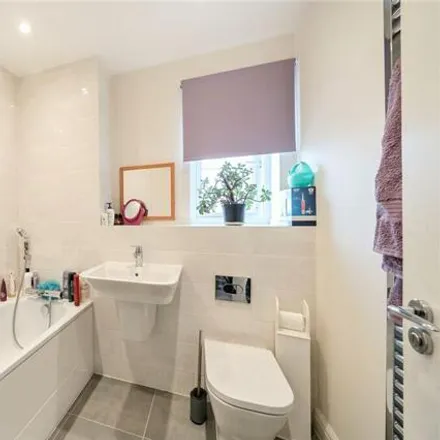 Image 7 - Elizabeth Bree Close, Ash, GU12 6FR, United Kingdom - House for sale