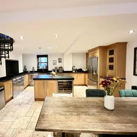 Image 7 - Wetherby, North Yorkshire, North Yorkshire, Ls22 - Townhouse for sale