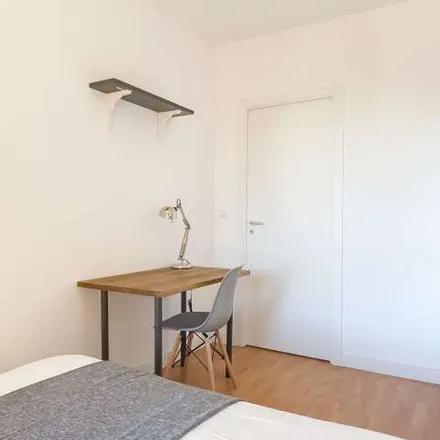 Rent this 7 bed apartment on Pastelaria Conde in Calçada do Marquês de Abrantes, 1200-719 Lisbon