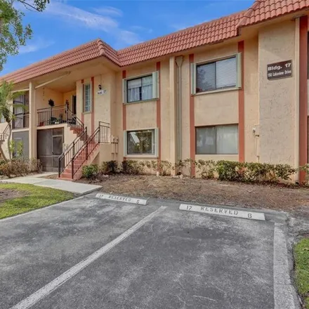 Buy this 2 bed condo on 150 Lakeview Drive in Weston, FL 33326