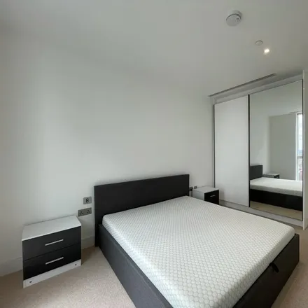 Image 7 - Maine Tower, 9 Harbour Way, Canary Wharf, London, E14 9ZP, United Kingdom - Apartment for rent