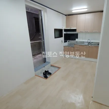 Image 2 - 서울특별시 관악구 봉천동 56-37 - Apartment for rent