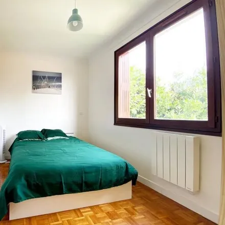 Rent this 1 bed apartment on Villiers Sur Marne in Place Saint-Christophe, 94350 Villiers-sur-Marne