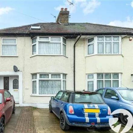 Buy this 3 bed duplex on Hedge Place Road in Worcester Park Estate, DA9 9JY