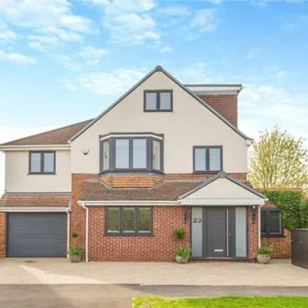 Buy this 5 bed house on Lords Meadow in Redbourn, AL3 7BX
