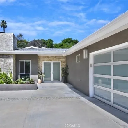 Image 2 - 3561 Royal Woods Drive, Los Angeles, CA 91403, USA - House for sale
