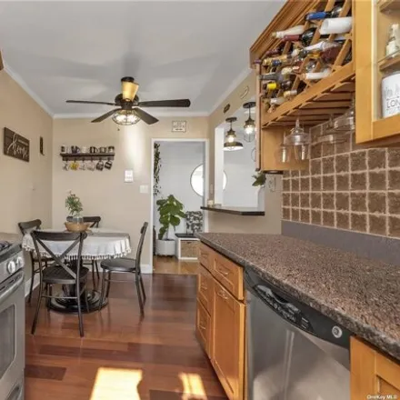 Image 7 - 209-10 41st Avenue, New York, NY 11361, USA - Apartment for sale