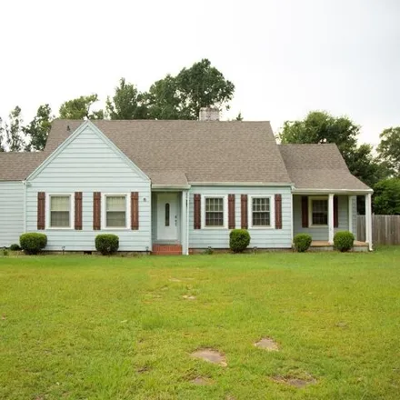 Buy this 3 bed house on 1010 S Us Highway 29 in Troy, Alabama