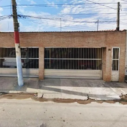 Rent this studio house on Rua Agulhas Negras in Jardim Revista, Suzano - SP
