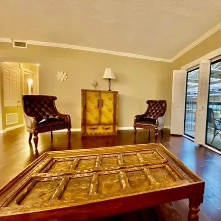 Image 3 - Woodway Place, 661 Bering Drive, Houston, TX 77057, USA - Condo for sale