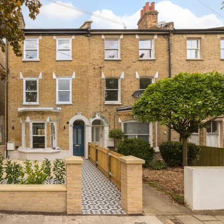 Rent this 5 bed duplex on Spenser Road in London, SE24 0NR