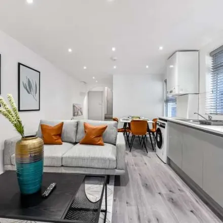 Rent this 2 bed apartment on Shrubbery Road in London, SW16 2AS