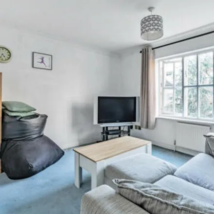 Image 3 - Whyteleafe, Aspen Vale, Tandridge, CR3 0AD, United Kingdom - Apartment for sale