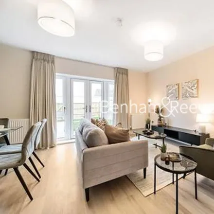 Rent this 2 bed townhouse on 14 Pear Mews in London, SW17 0FW