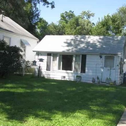 Rent this 3 bed house on 421 12th Avenue in Silvis, IL 61282