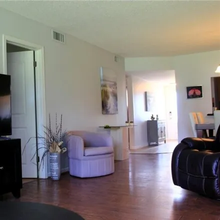 Image 5 - 111 South Hollybrook Drive, Pembroke Pines, FL 33025, USA - Condo for rent