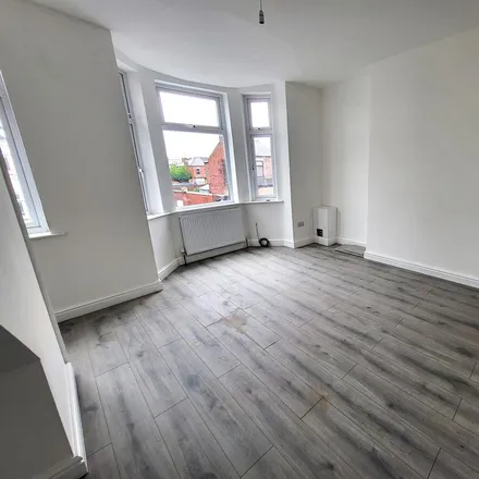 Image 2 - 60 Lloyd Street South, Manchester, M14 7HT, United Kingdom - Apartment for rent