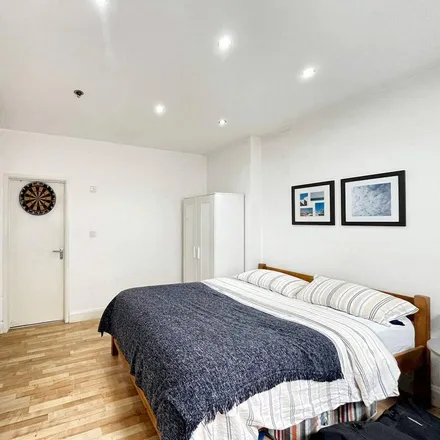 Rent this 1 bed house on 31-39 Rosebank Gardens in Old Ford, London