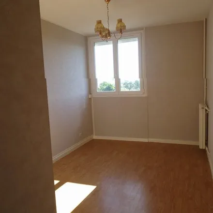 Image 3 - 22 Rue Clerget, 58000 Nevers, France - Apartment for rent