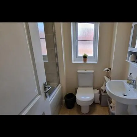 Image 7 - Spire Heights, Chesterfield, S40 4TG, United Kingdom - House for rent