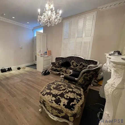 Rent this 5 bed townhouse on 44 Pembridge Road in London, W11 3HG