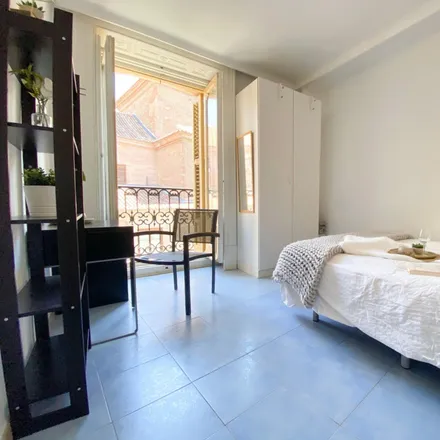 Rent this 7 bed room on Santander Bank in Calle de Galdo, 28013 Madrid