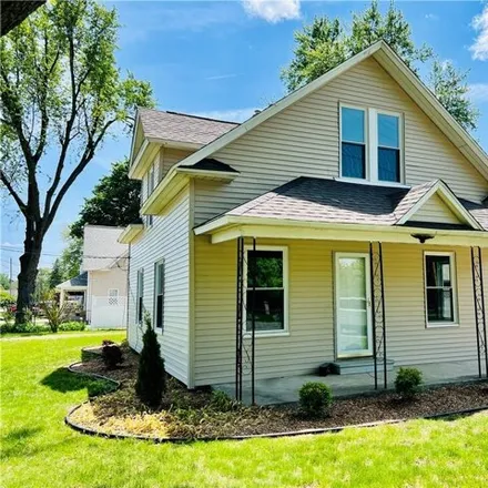 Buy this 3 bed house on 6637 Convent Boulevard in Sylvania, OH 43560