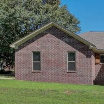 Buy this 3 bed house on 1084 West 36th Street in Hot Springs Junction, Little Rock