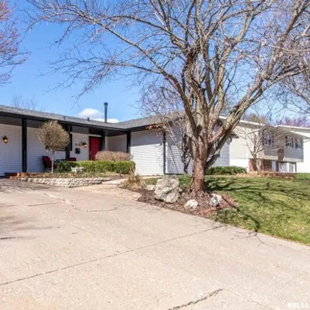 Image 2 - 2494 Avalon Drive, Pleasant Valley Township, Bettendorf, IA 52722, USA - House for sale