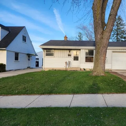 Buy this 2 bed house on 1018 South 86th Street in West Allis, WI 53214