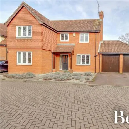 Buy this 4 bed house on Beaumont Gardens in Hutton, CM13 1YN