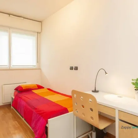 Rent this 3 bed room on Viale dell'Innovazione in 22, 20126 Milan MI