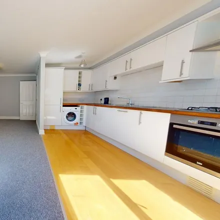 Rent this 3 bed apartment on Davigdor Road (Zone O) in Davigdor Road, Brighton