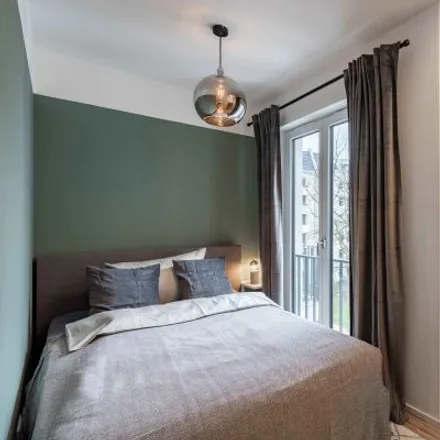 Rent this 4 bed room on Tauroggener Straße 35 in 10589 Berlin, Germany