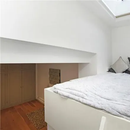 Image 2 - 35 Arundel Gardens, London, W11 2LP, United Kingdom - Apartment for sale