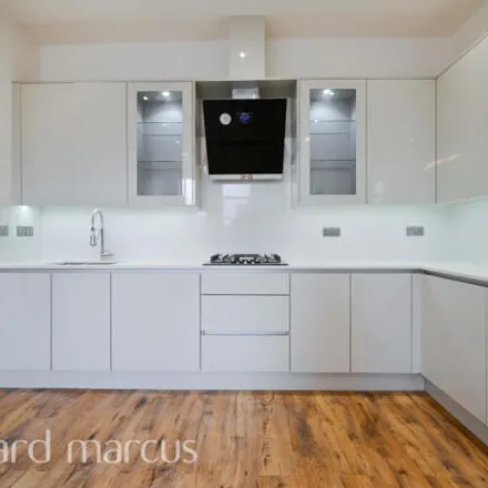 Rent this 3 bed apartment on Grove Park Road in London, W4 3QA