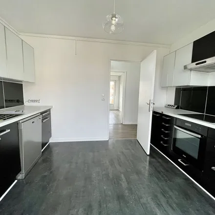 Rent this 3 bed apartment on La Belle Tanche in Chemin de Relaumont, 57000 Metz