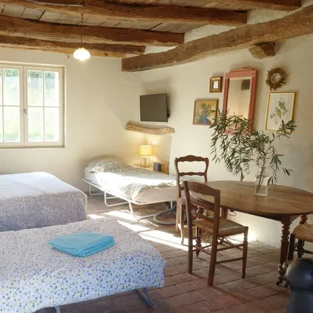 Rent this 1 bed house on 41500 Saint-Dyé-sur-Loire