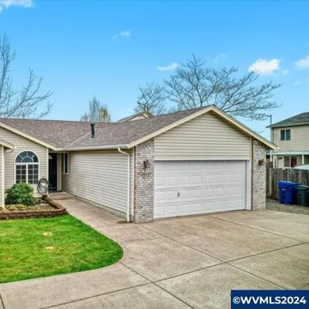 Buy this 4 bed house on 4991 Countryside Drive Northeast in Salem, OR 97305