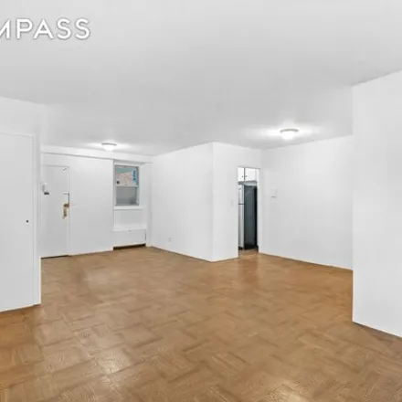 Image 4 - 98-20 62nd Drive, New York, NY 11374, USA - Apartment for sale