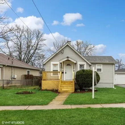 Buy this 3 bed house on 1227 Kane Street in Aurora, IL 60505