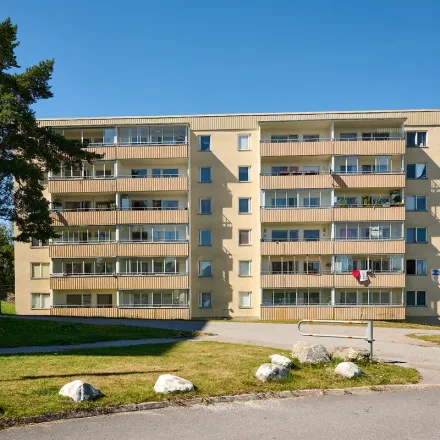 Rent this 4 bed apartment on Fornhöjdsvägen 80 in 152 58 Södertälje, Sweden