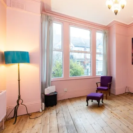 Rent this 5 bed room on Felsberg Road in London, SW2 5LN