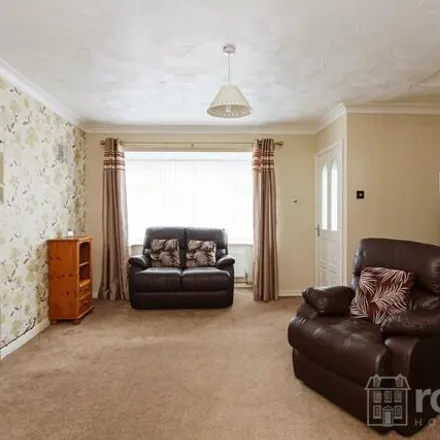 Image 7 - Clews Walk, Newcastle-under-Lyme, ST5 8RG, United Kingdom - House for rent