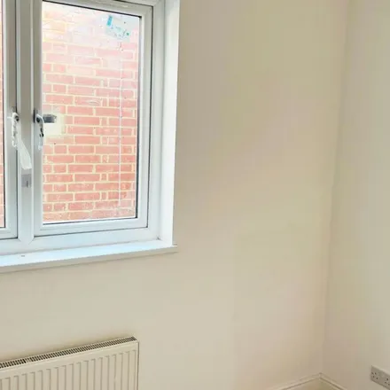Rent this 2 bed apartment on Chingford Green in The Green, London