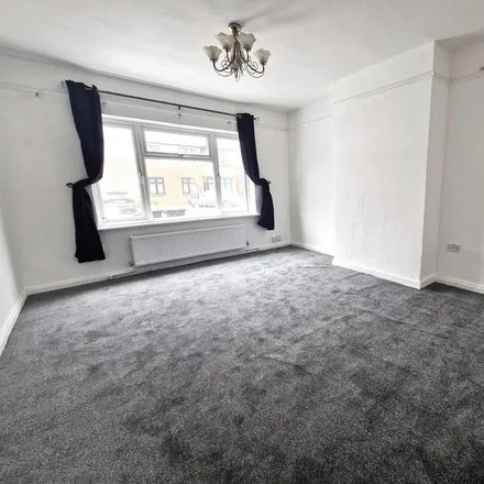 Image 5 - Shere Road, London, IG2 6TG, United Kingdom - Apartment for rent