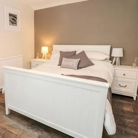 Rent this 3 bed duplex on Castleton in S33 8WJ, United Kingdom