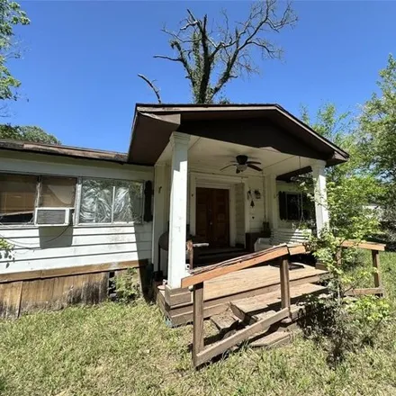 Buy this 3 bed house on 298 Tucker Road in Liberty County, TX 77327