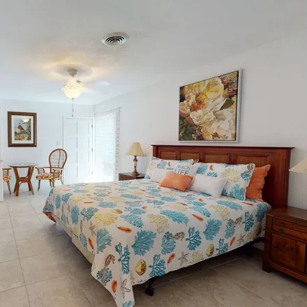 Rent this 4 bed house on Coronado