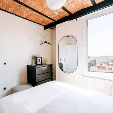 Rent this 2 bed apartment on 34421 Beyoğlu